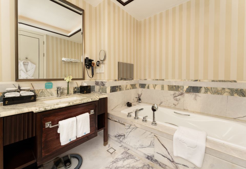 园景豪华大床房