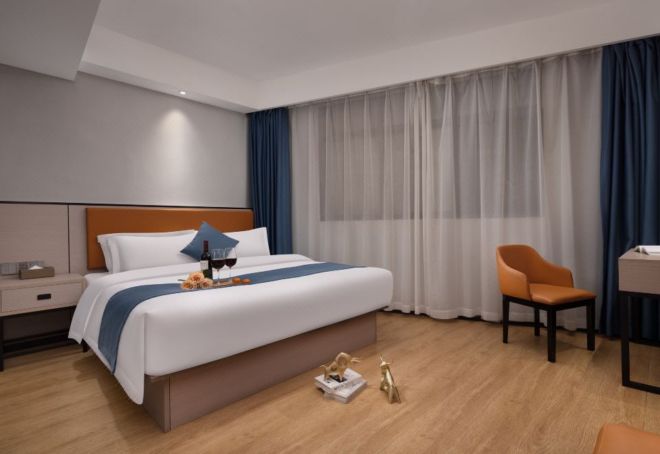 Standard Queen Room A