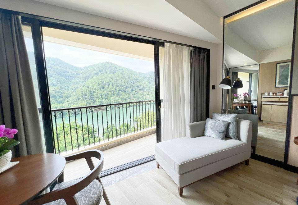 高级流溪河畔大床房?新装简欧风&一线山河景观