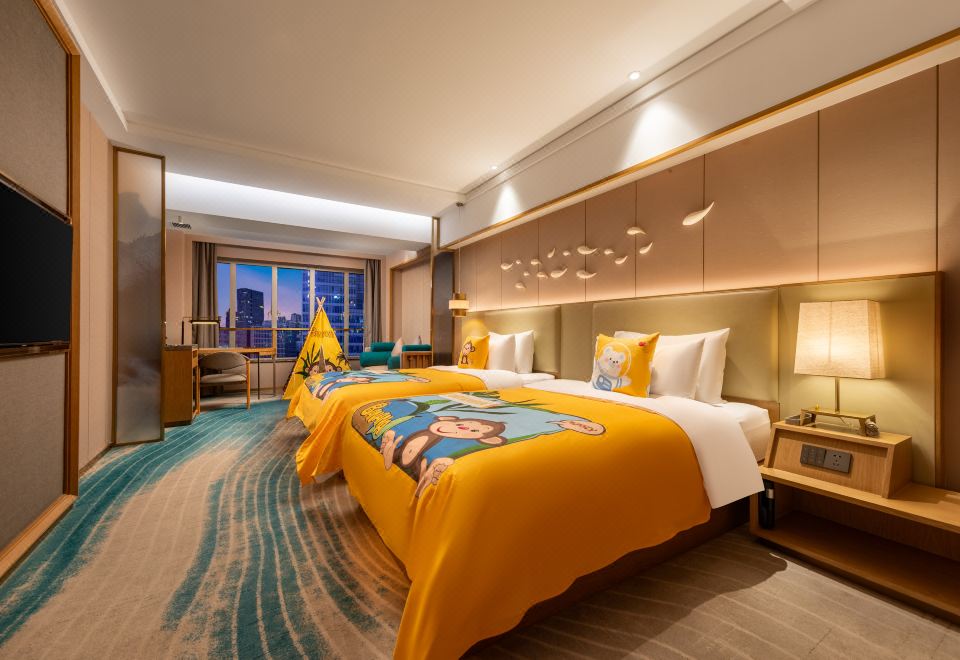 Royce Hotel ShenzhenFamily Twin Room (Banana Monkey Themed)