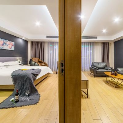 尊享·一室一廳景觀行政套房（智能按摩椅+茶桌茶具+冰箱） 悅美四季飯店（深圳寶安國際機場T3航廈店）優惠