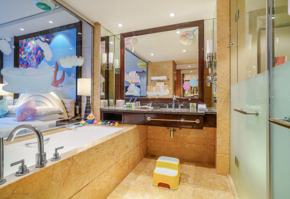 糖果飞屋亲子家庭大床房（俏皮鱼嘴丨浴缸丨云朵小床）