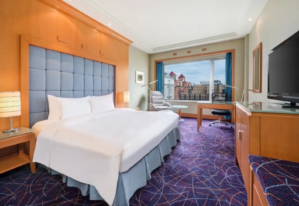 VR主題高級大床房（VR全景游戲+時空漫步+星際影院）