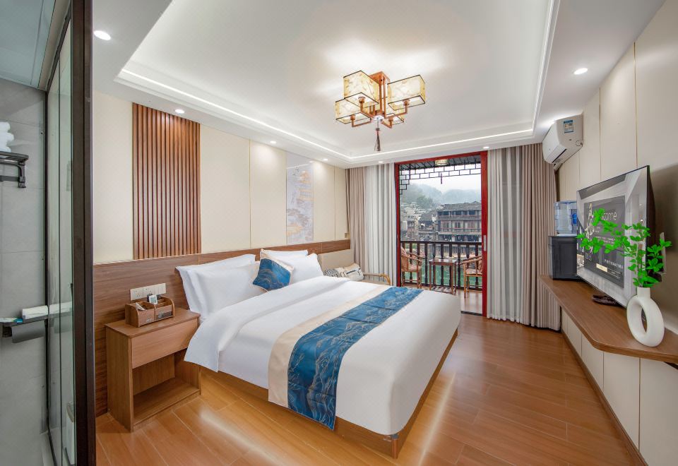 江景阳台大床房180度观景+沙发+茶桌