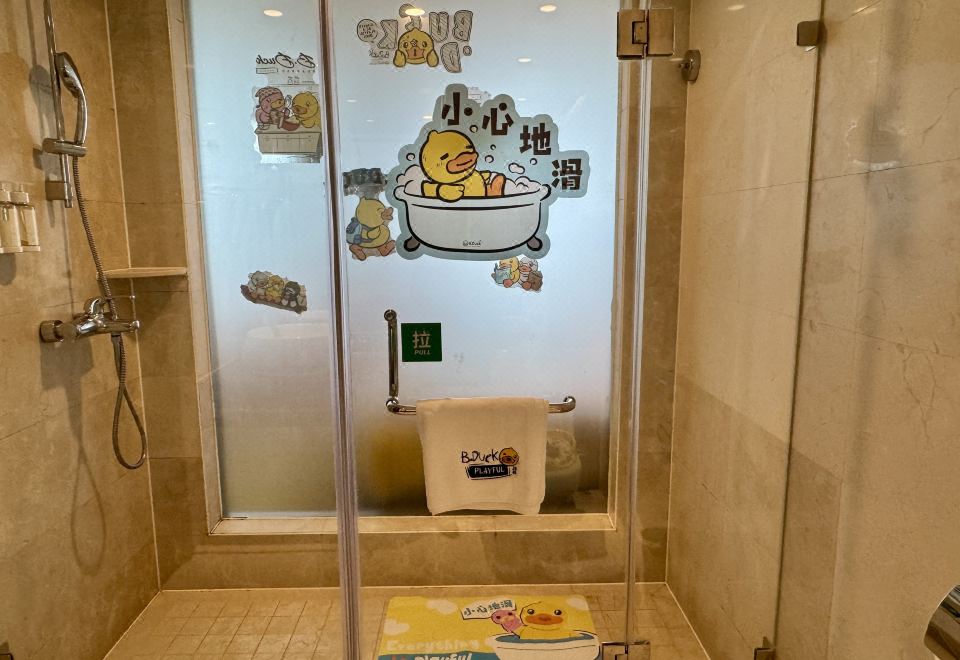 B.Duck小黄鸭亲子主题双床房