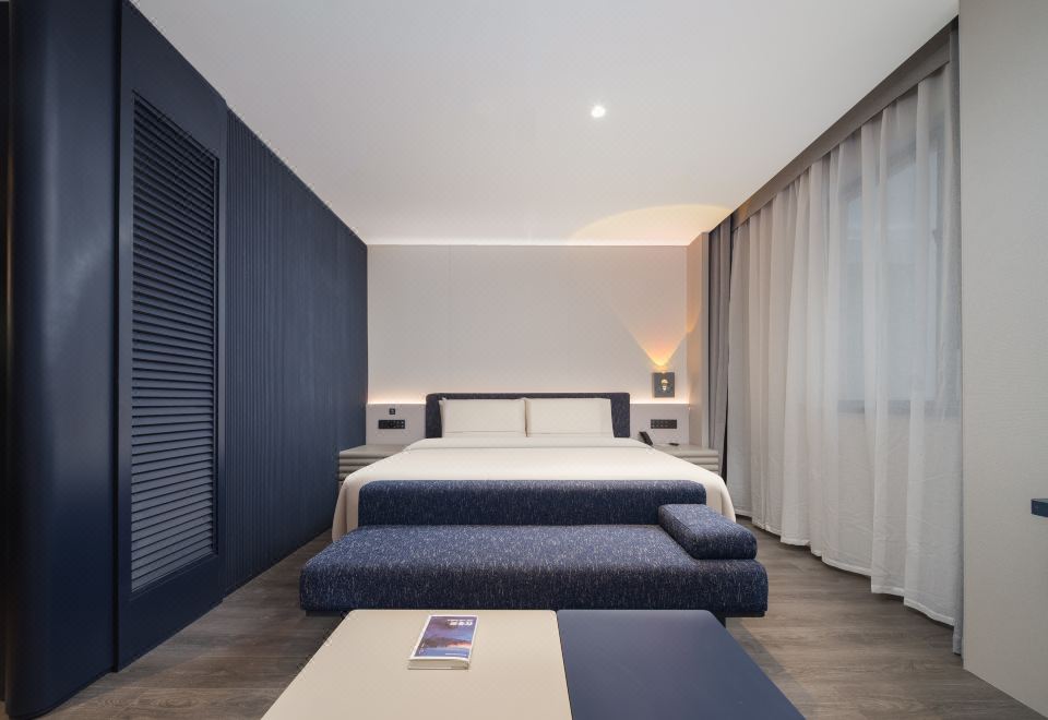 舒适大床房（深睡床垫+无卡取电+恒温花洒）