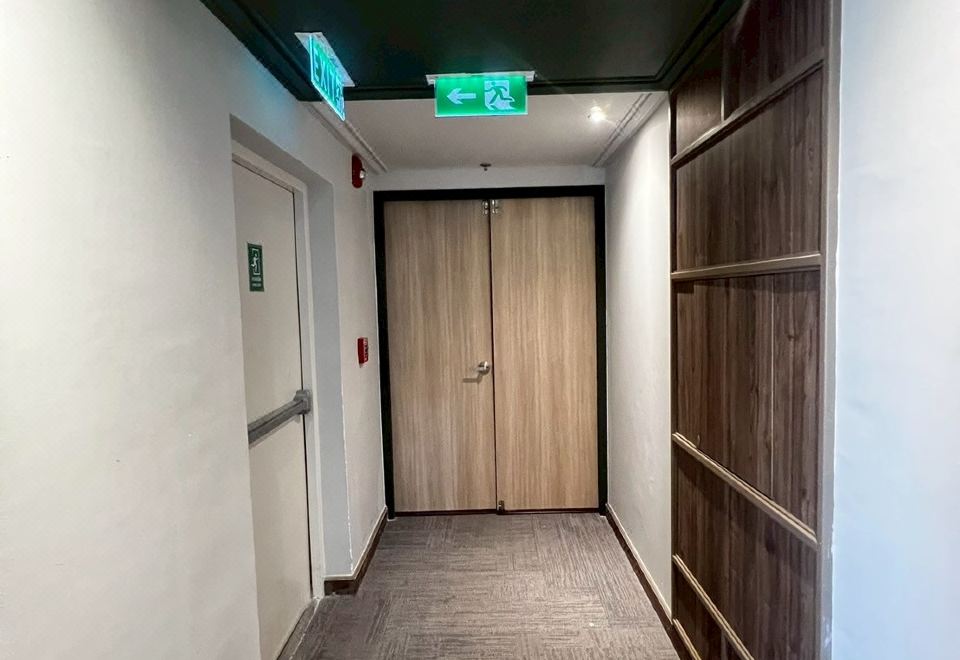 家庭河景特大床房