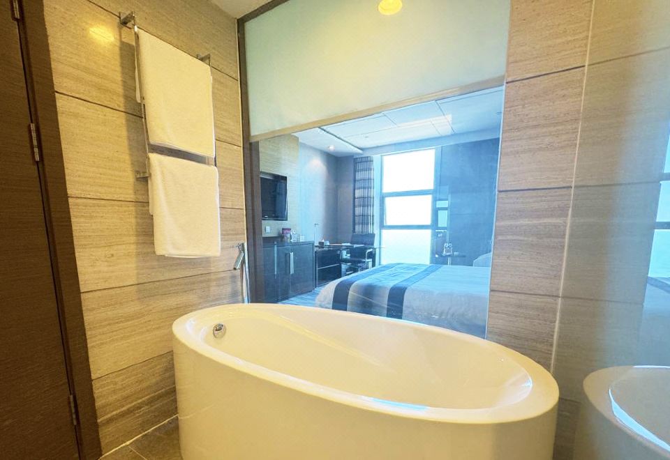 瑞雅海景大床房