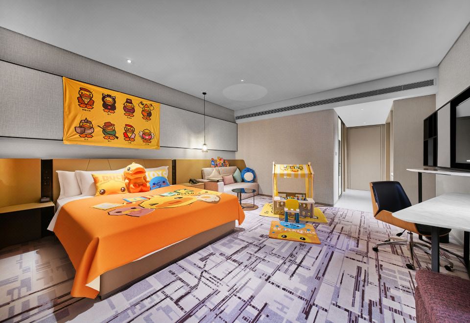 Crowne Plaza Xinghai DalianClassic Yellow Duck Children's Theme Room