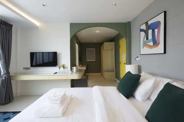 Dipsy Suite King Bed Room