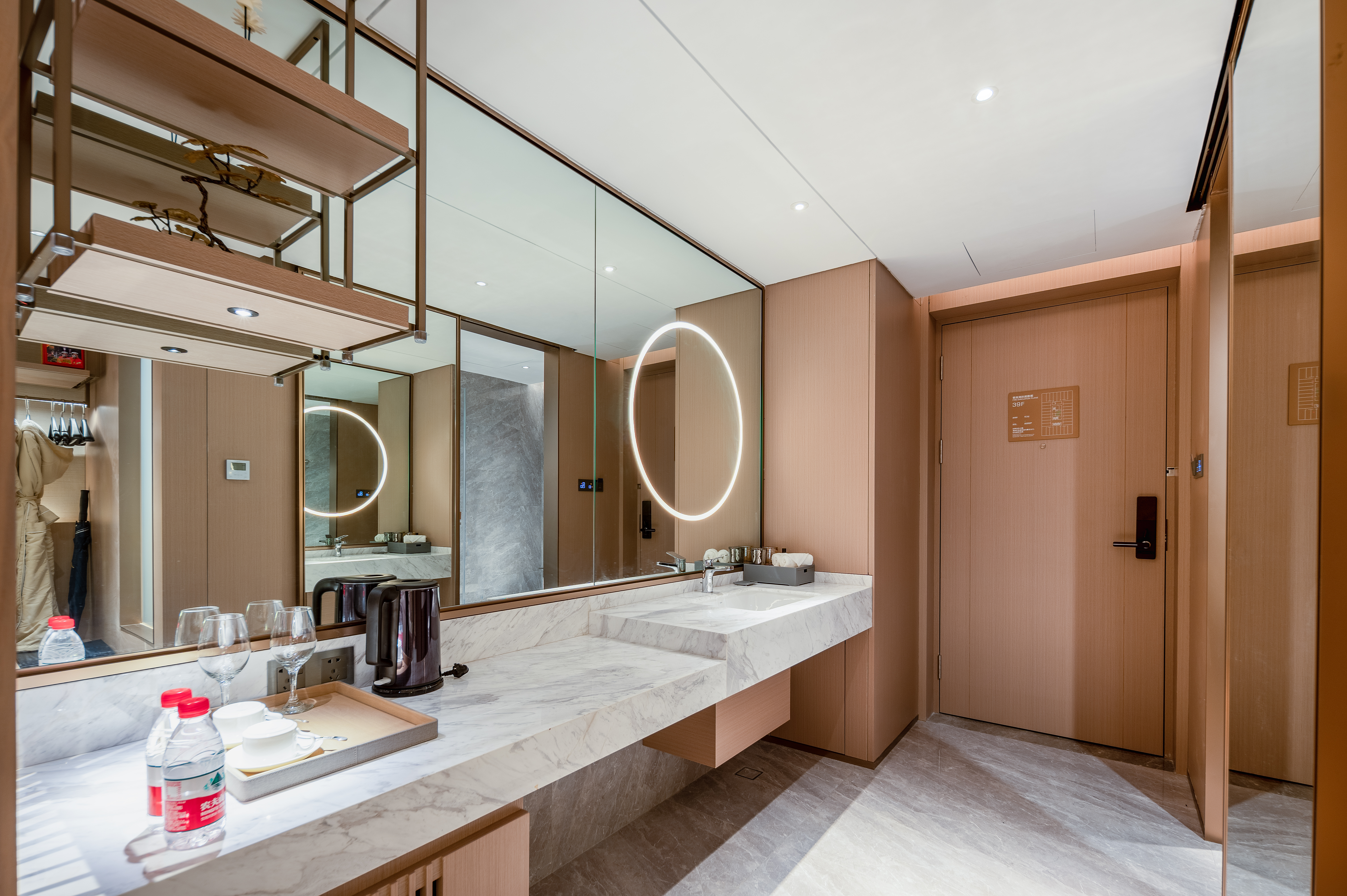 云端.湖景豪华双床房（品质床品+智能客控+休闲椅）