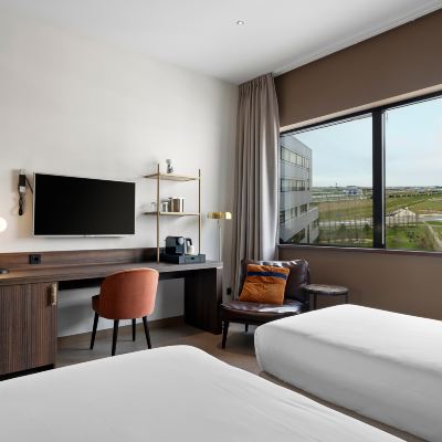 機場景雙床房，客房，2張單人床，機場景觀 阿姆斯特丹科倫登廣場史基浦機場酒店優惠
