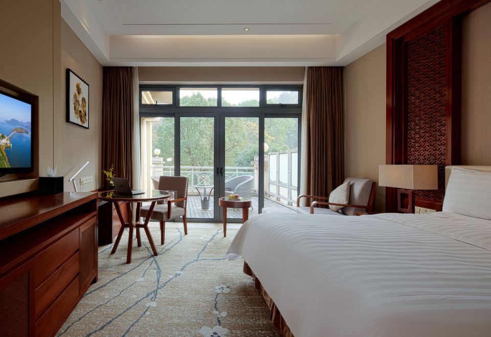 GRAND NEW CENTURY RESORT Siming Lake YuyaoDeluxe Mountain-view Queen Room