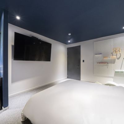 디럭스 더블룸 (금/토/일 밤 10시 체크인) 호텔 크로아상 쿠폰