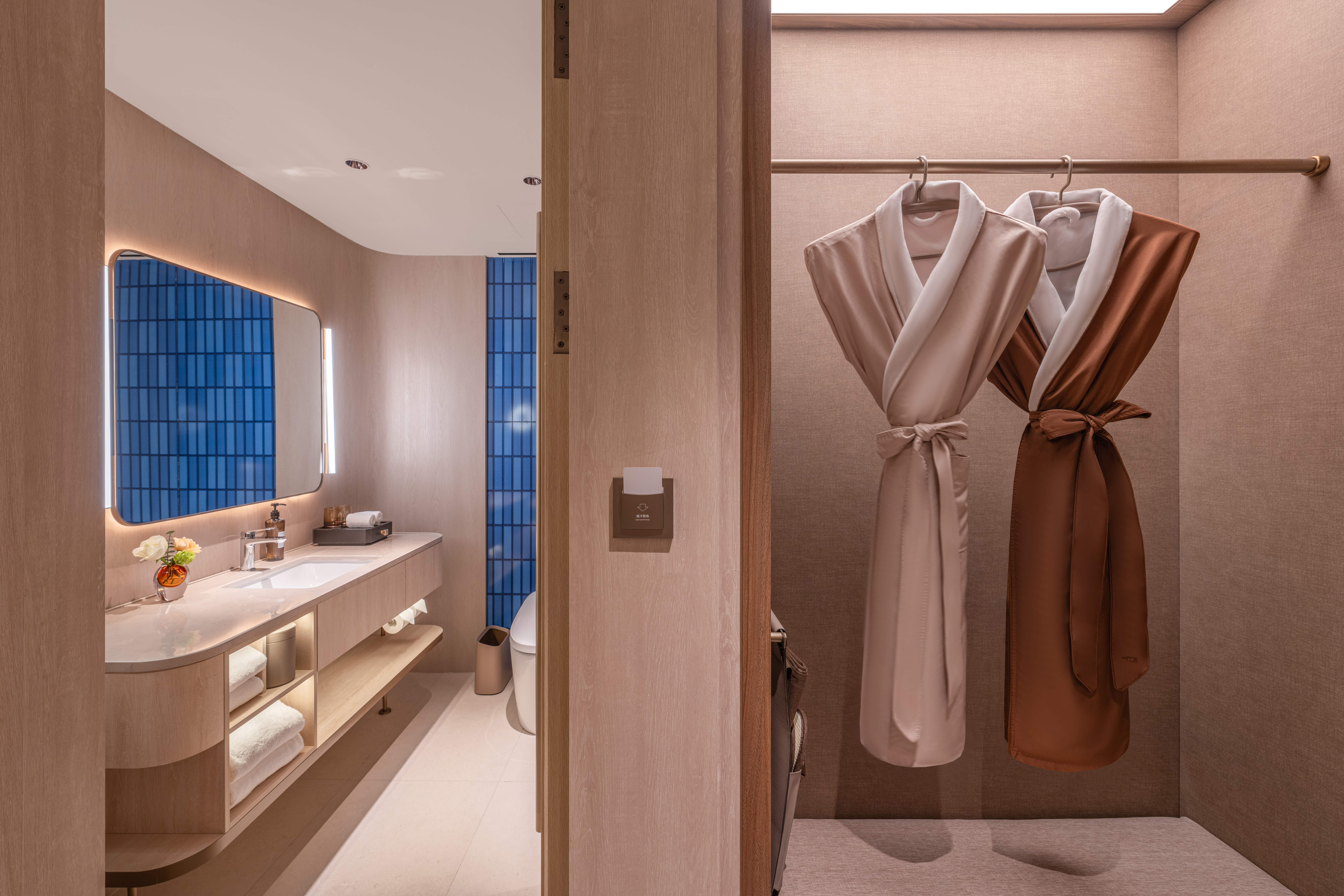 豪华亲子房（丝涟床垫+徕芬吹风机+Mini吧+助眠音箱）