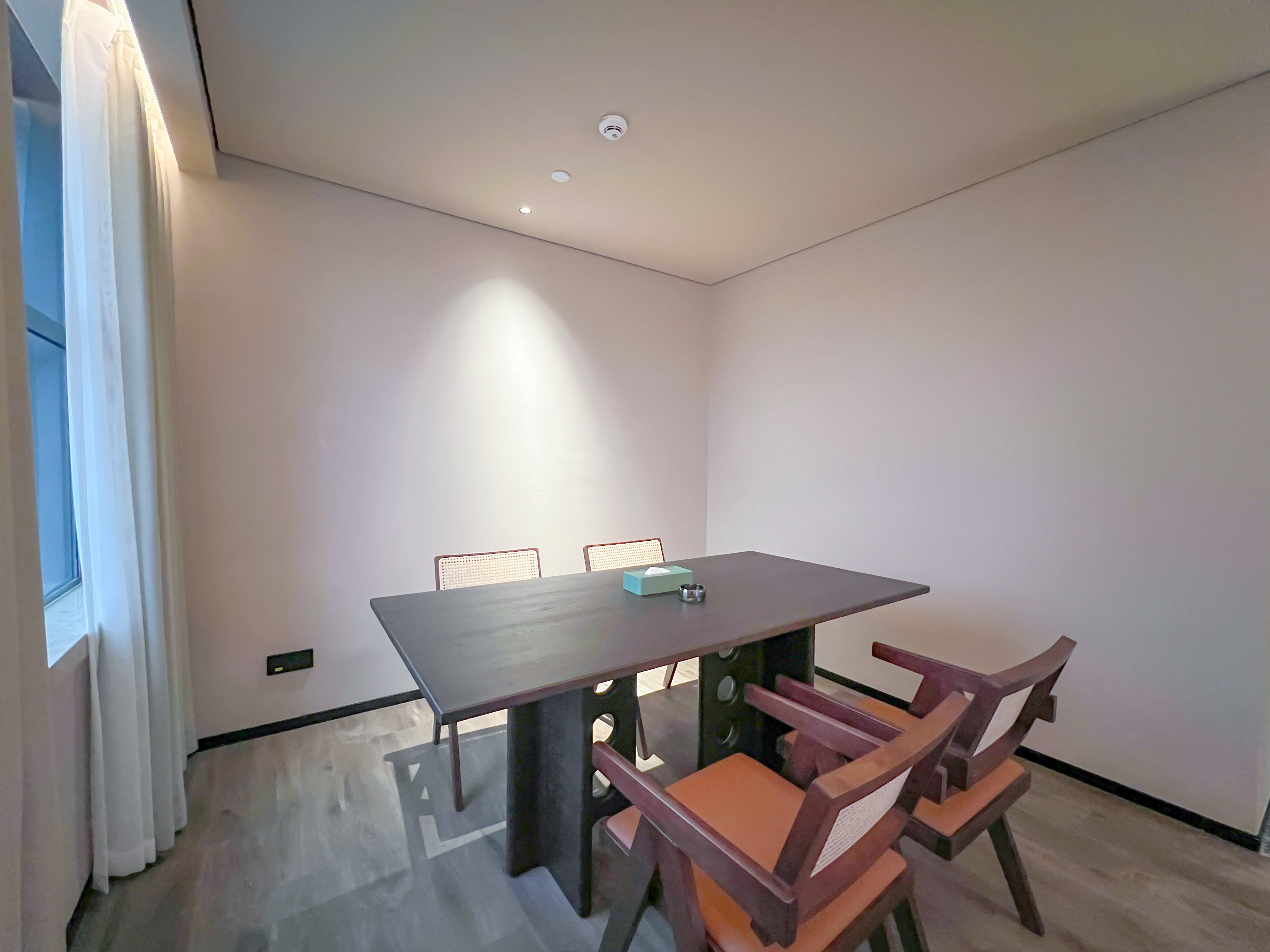 商务套房（安静+零压舒眠床垫）