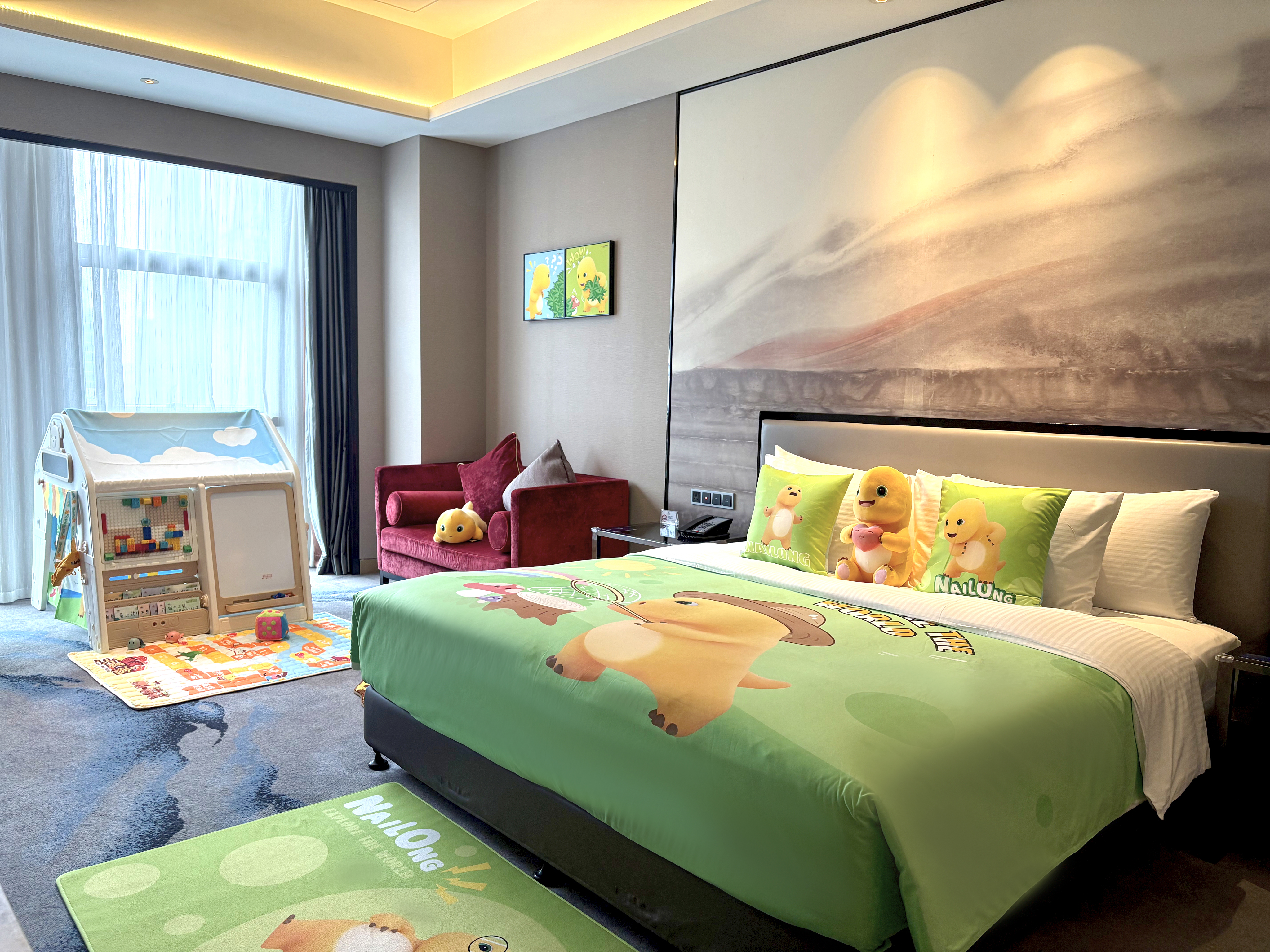 奶龍主題親子房