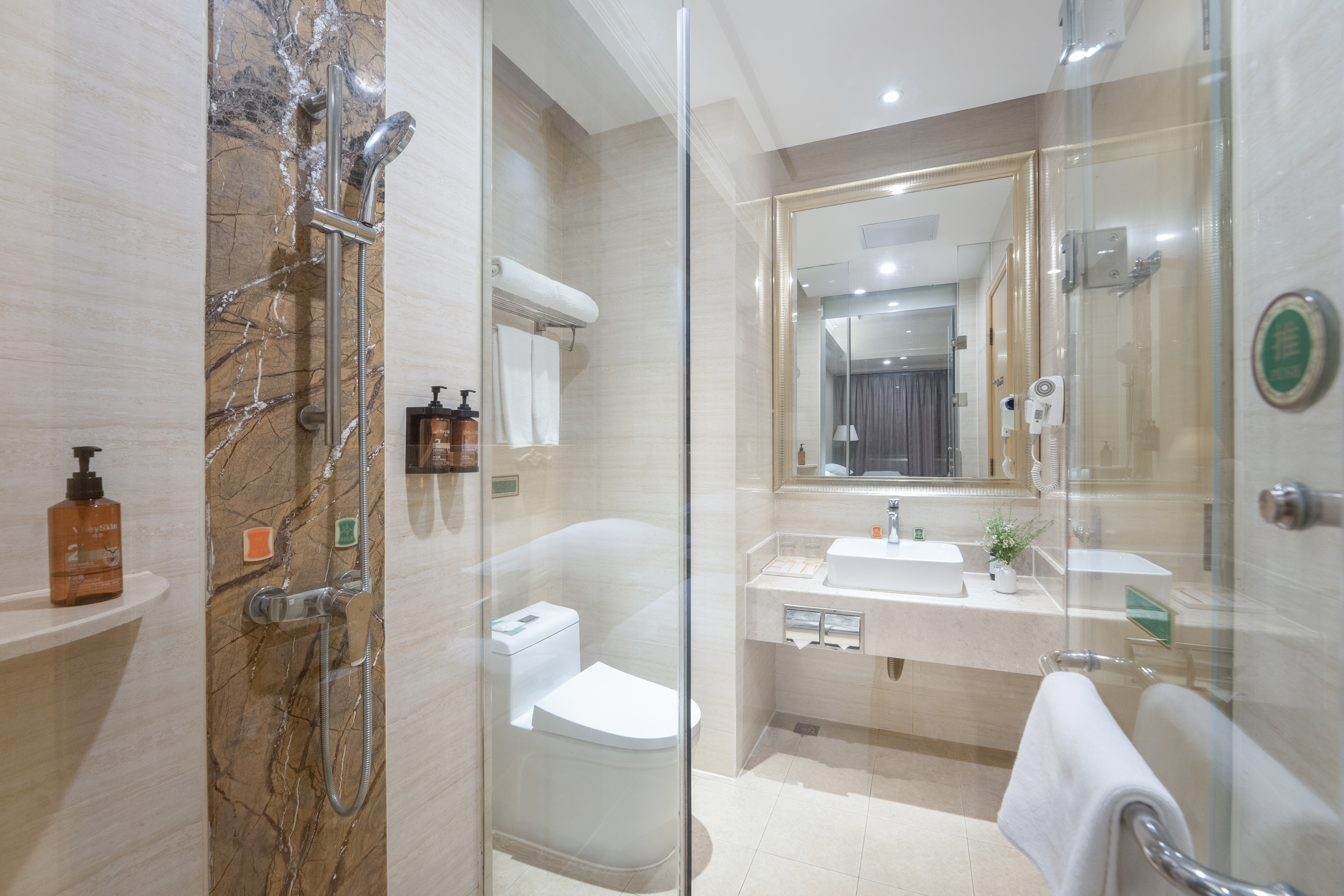 标准双床房（空间宽敞+欧式主题）