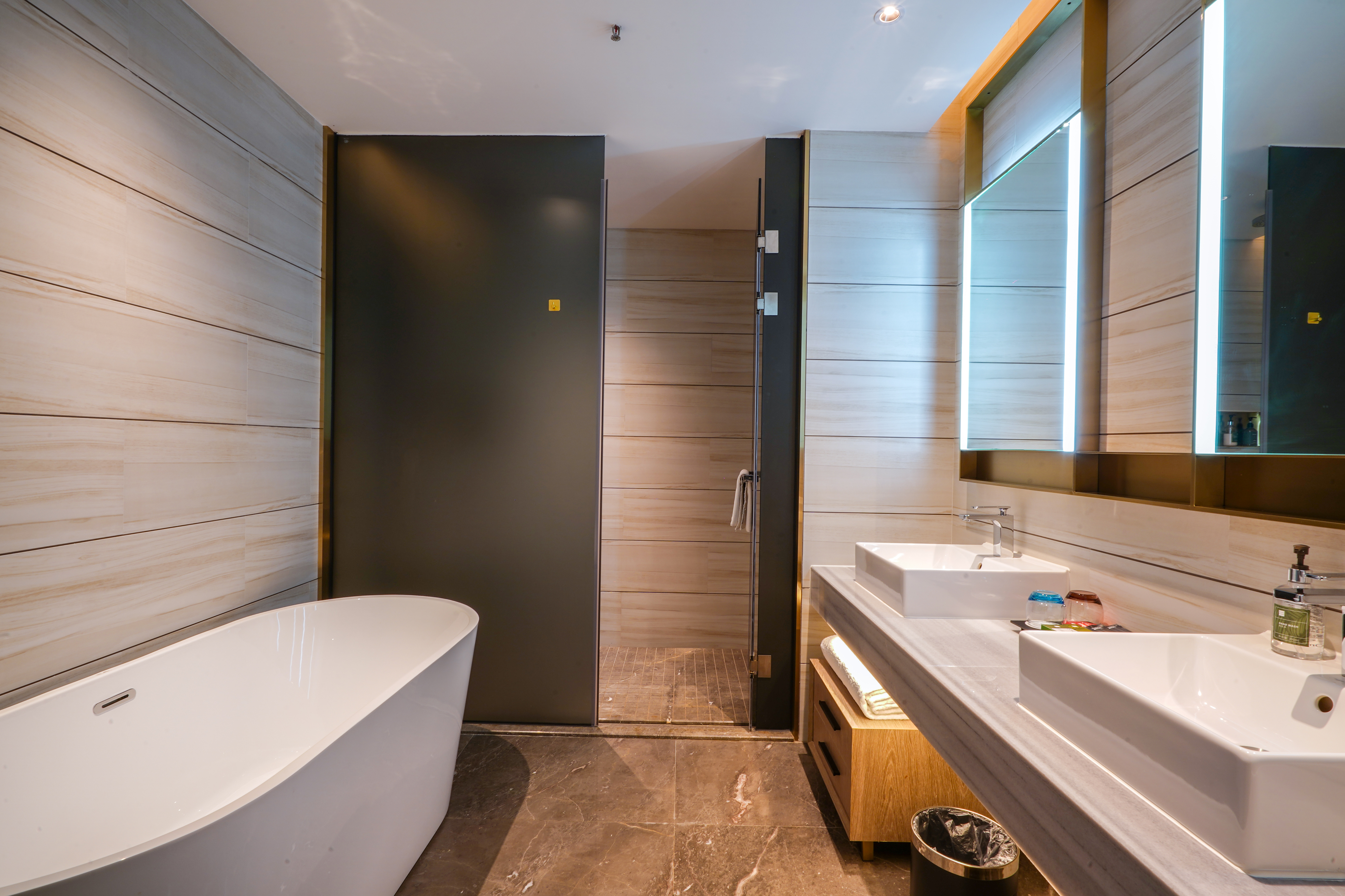 宜尊套房【160㎡頂奢空間+會客廳+180°景觀+Minibar】