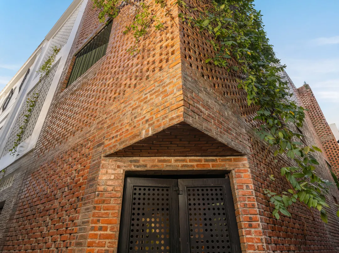 Lantern House By The Salt Collections - Da Nang