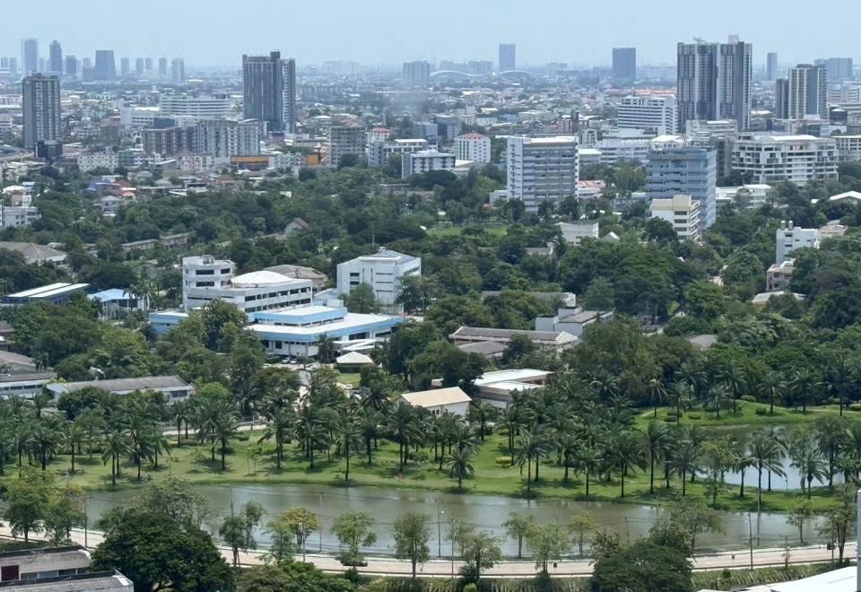 Oakwood Suites Tiwanon BangkokOne Bedroom Deluxe Sky View King / Twin