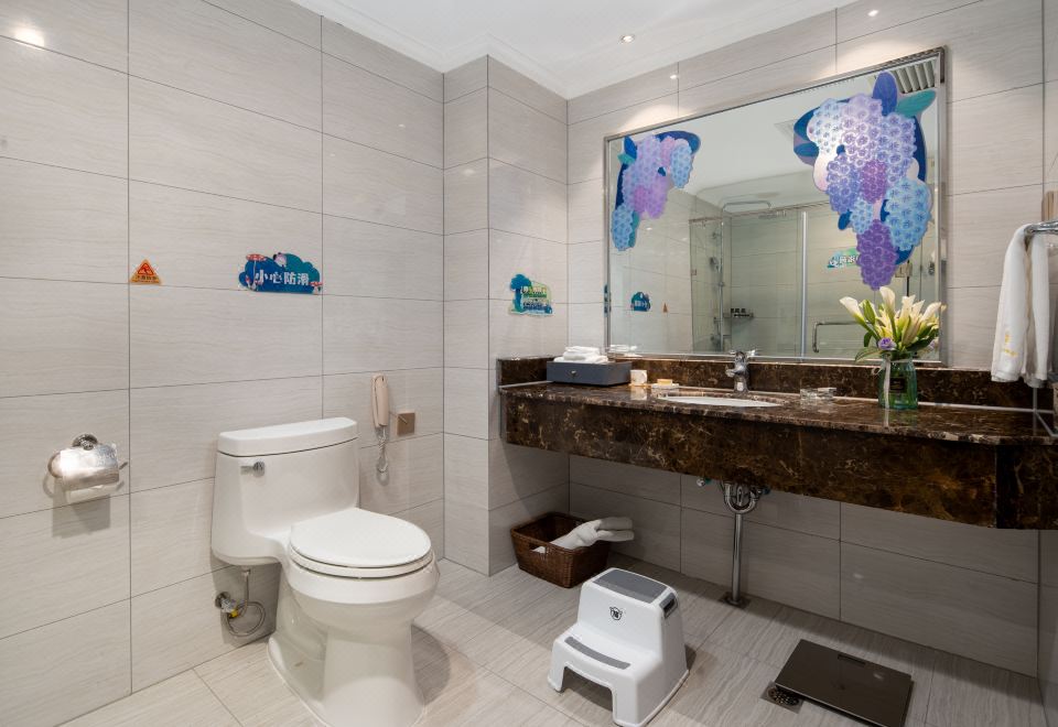 主题亲子单卧套房「欢乐梦幻居+独立客厅+童趣玩乐空间」