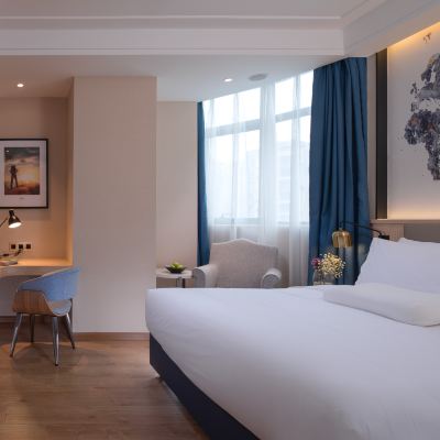 輕享大床房【安靜舒適+凝膠枕+新風系統】 凱里亞德酒店（河源萬隆城店）優惠