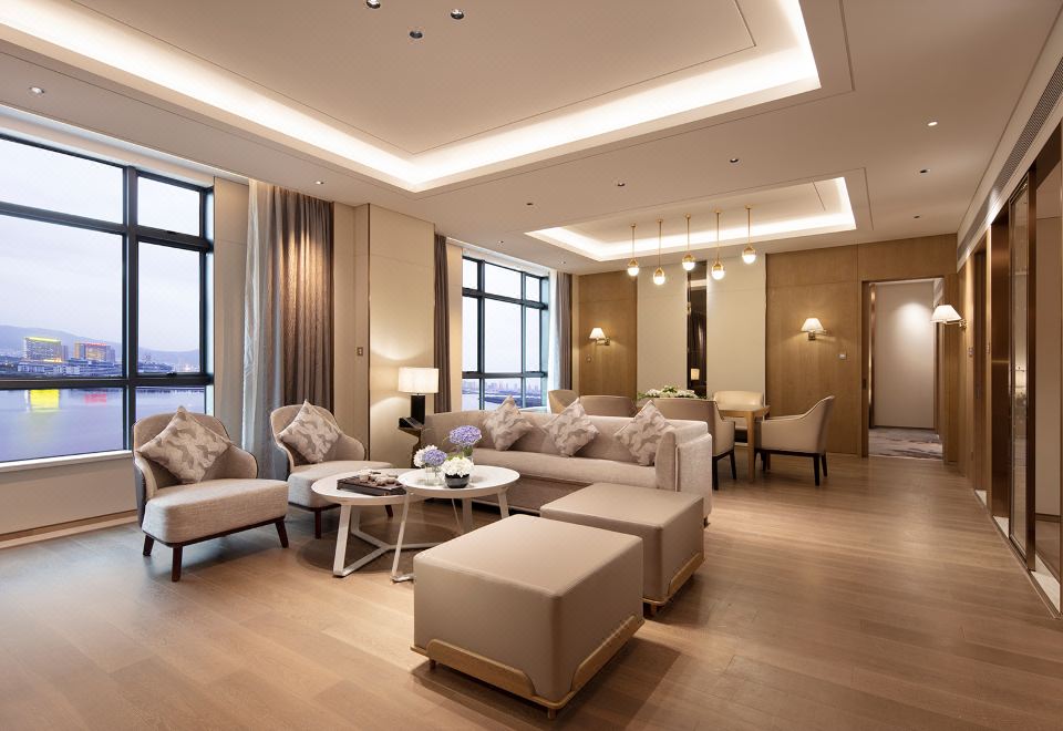 双卧室大使套房