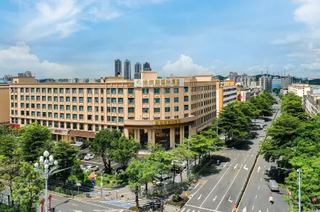 Vienna International Hotel (Shenzhen North Railway Station Dalang Commercial Center Branch)