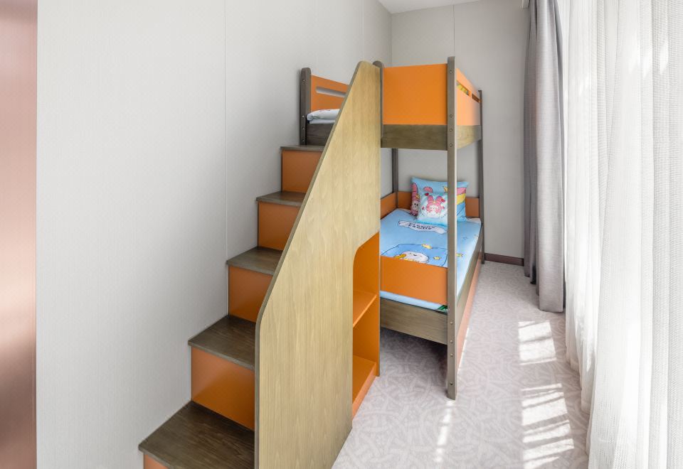 高級房大床小童主題