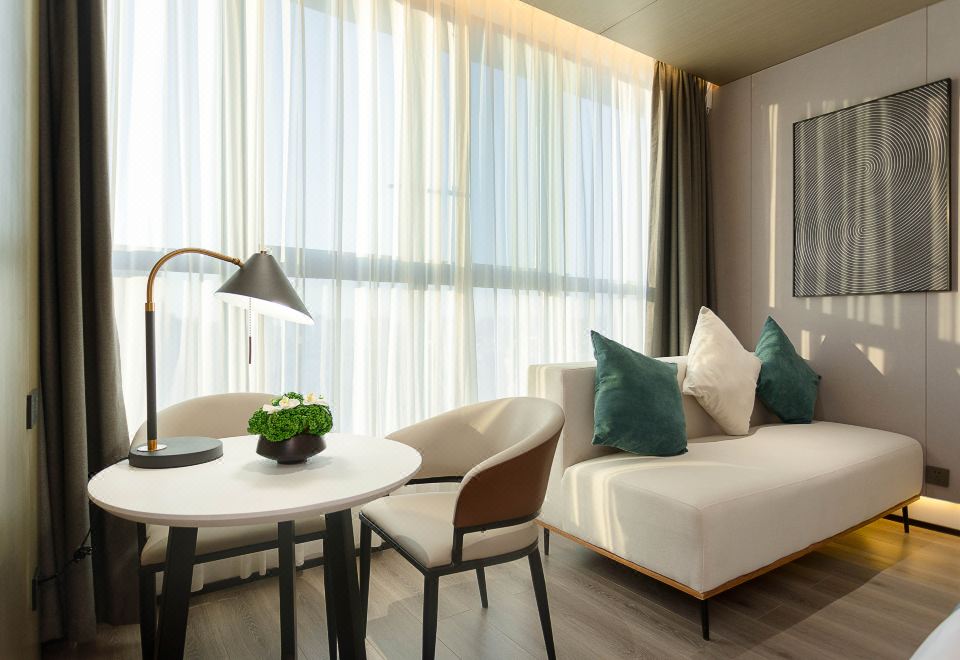 Cloud Enjoyment Double Bed Room (180 ° Panoramic View, Smart Guest Control)