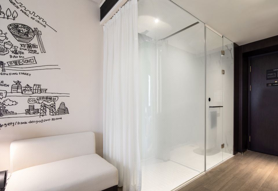 CitiGO Hotel Nanluoguxiang BeijingHuanxiang Queen Bed Room(Fridge)