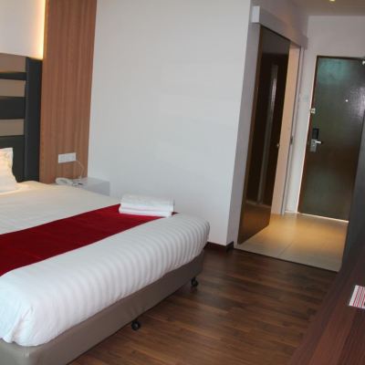 Bilik King Premier Kupon 906 Premier Hotel