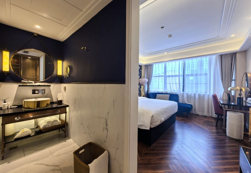 風雅大床房（空氣凈化器+乳膠枕頭+智能燈控）