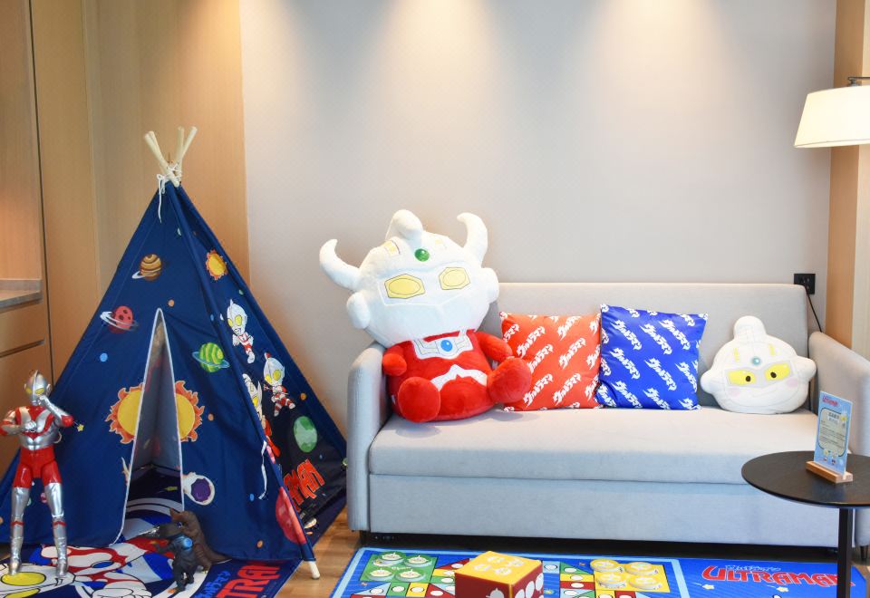 Hyatt Place Huangshan Train StationUltraman Double Bed Family Theme Room