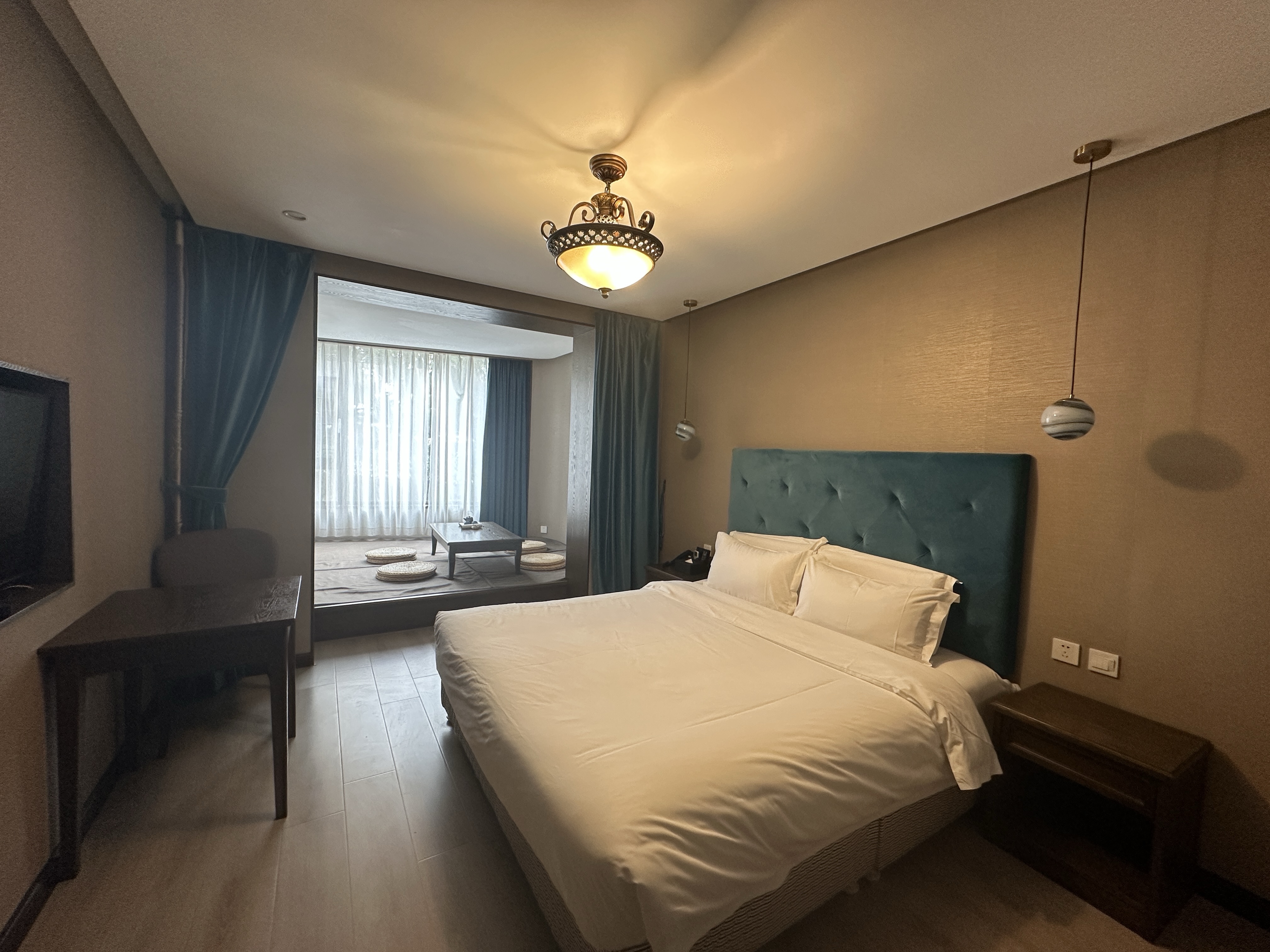 林间墅听海大床房（围炉夜话）