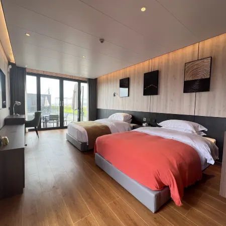 Luoping Laiye Hotel