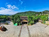 Naxiangshan Rainforest Resort Hotel (Baoting Yanoda Store) فنادق في باوتينغ