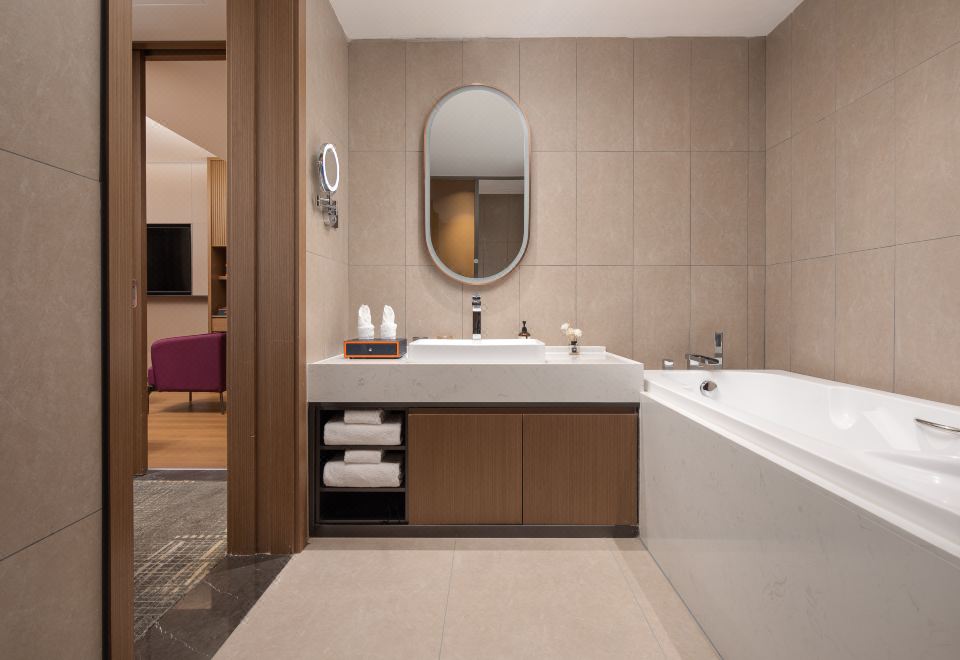 行政套房（手机电视投屏+欢乐Minibar）