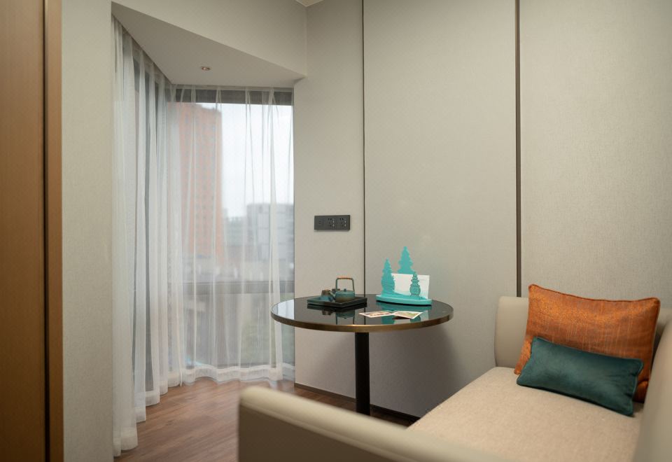 悦享湖景大床房