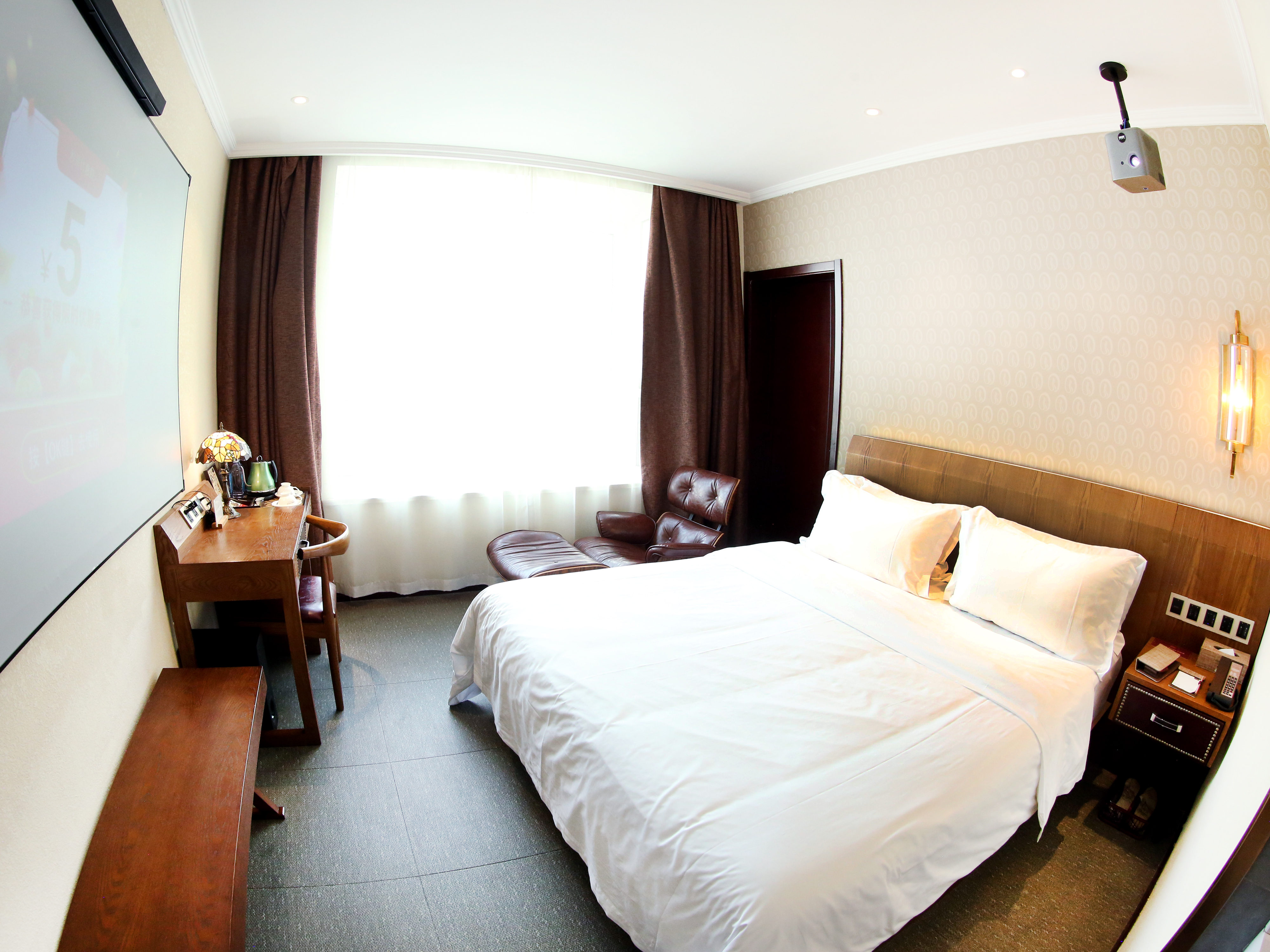 啡凡影视大床房