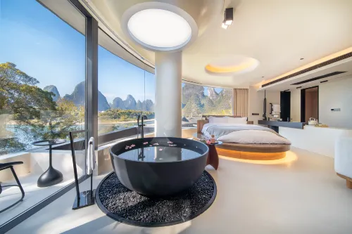 Mochi Luxury River View Resort Hotel (Yangshuo Xingping Ancient Town Li River Scenic Area)