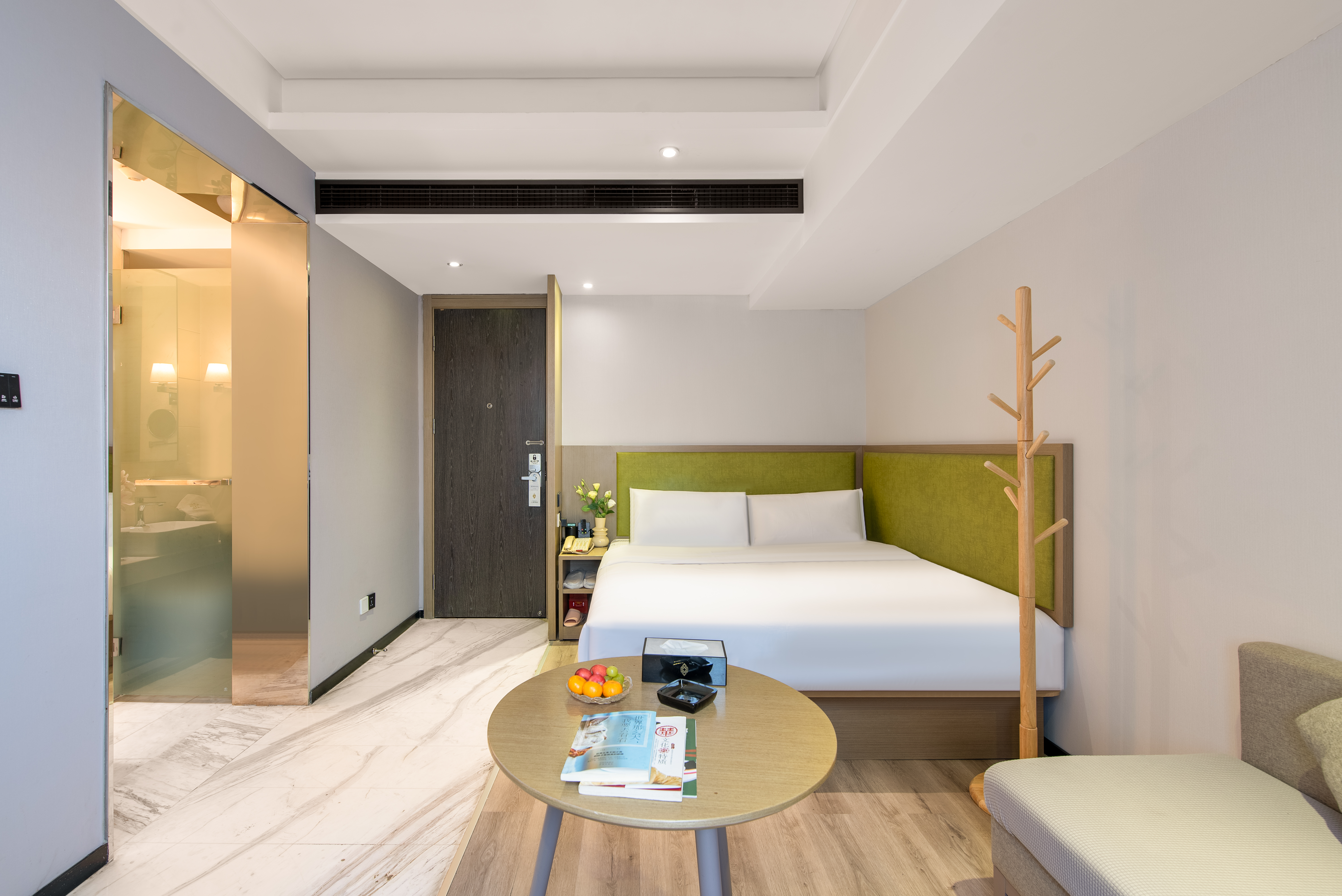 C型大床房【小度全智能客控+轻奢沙发+Minibar】