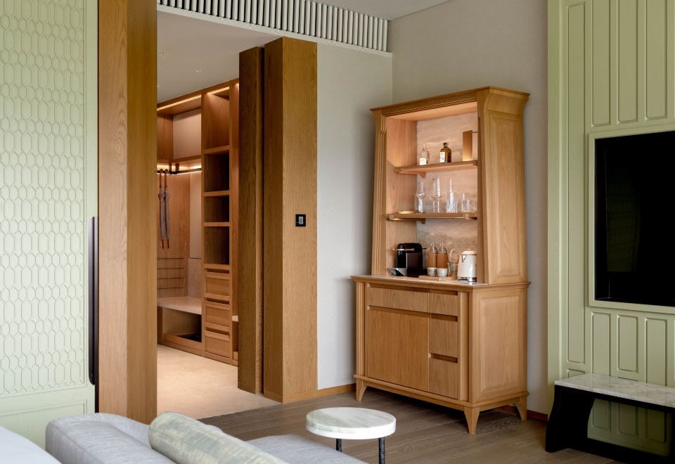 Dusit Thani BangkokClub Suite 1 King, High Floor, Park View