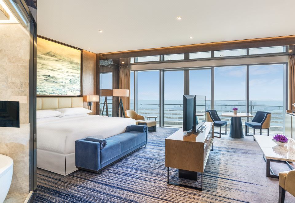 Sheraton Zhuhai HotelFireworks Ocean View Interconnecting Family Suite (Two Bedrooms)