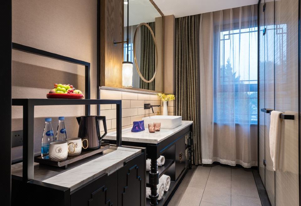 Beijing Gulou courtyard MANXIN HotelElegant 2-bed Room