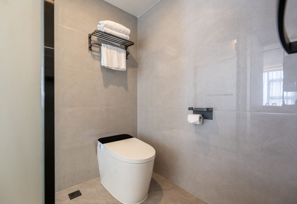 臻選大床房A（智能客控+全景高層落地窗+小冰箱）