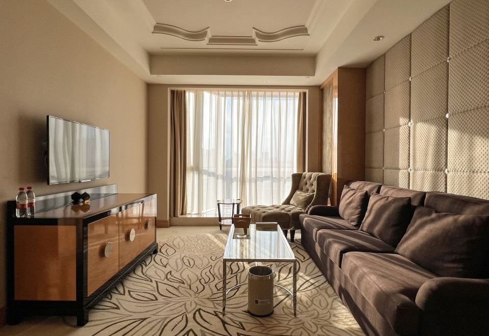 Business King Room