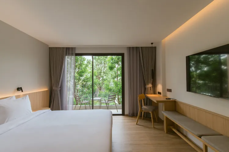 ห้องดีลักซ์ เตียงใหญ่ 1 เตียง