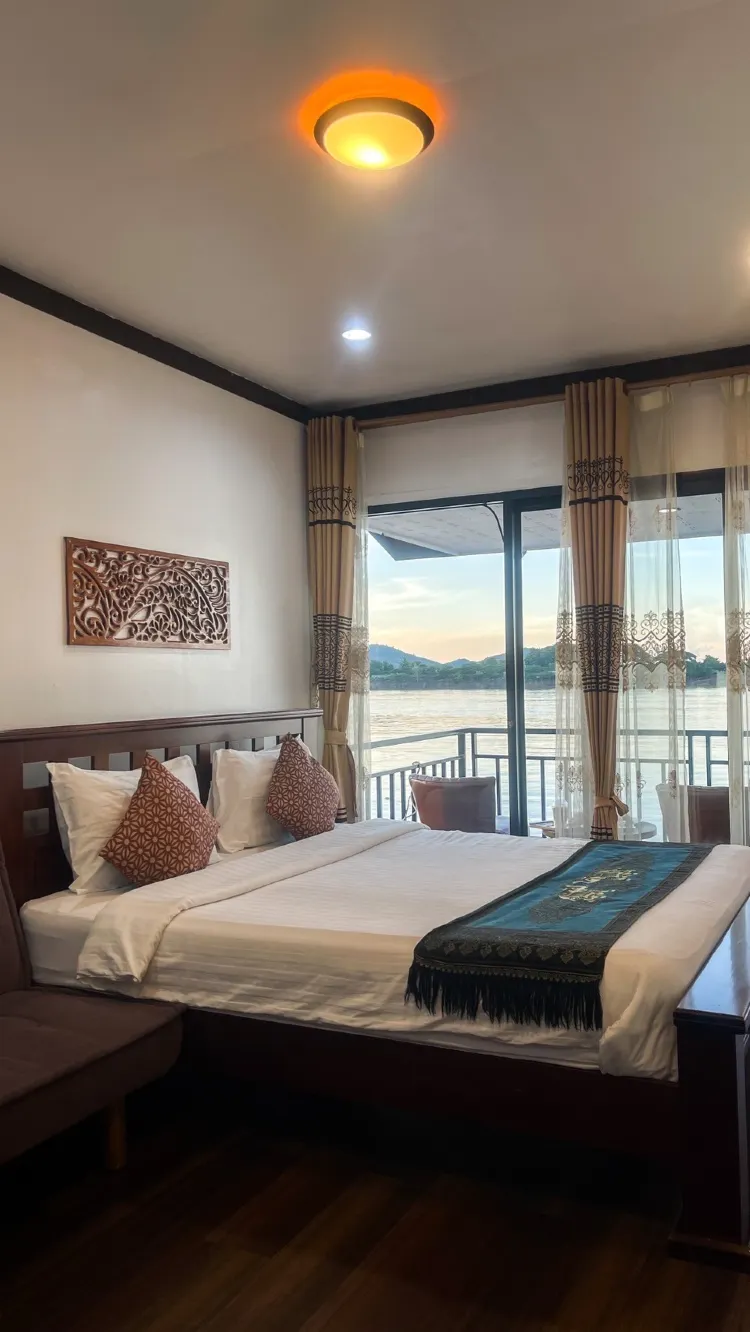 พรีเมียม ริเวอร์ ดีลักซ์ 